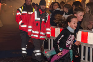 halloween25_schueler_walking-195