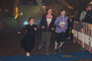 halloween25_schueler_walking-243